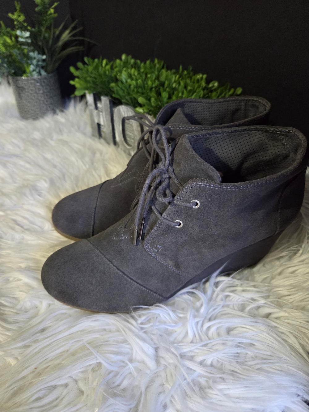 Toms Desert Charcoal Suede Lace-Up Wedge Booties. Women Size 11